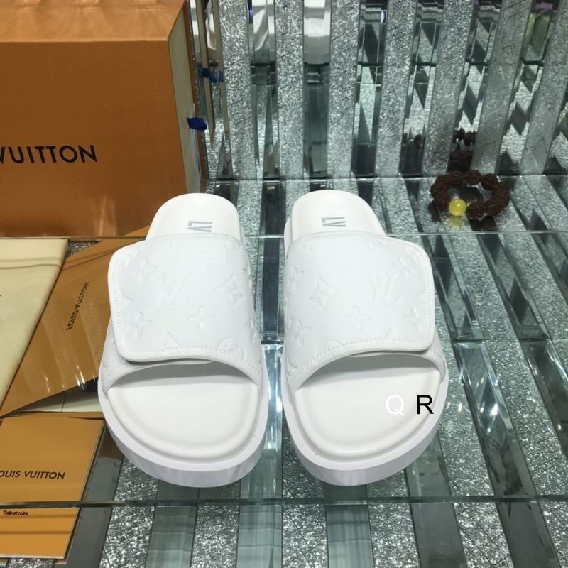 LV Men's Slippers 91